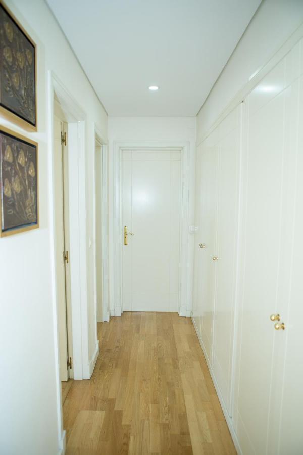 Ideal 2 * Lisbon